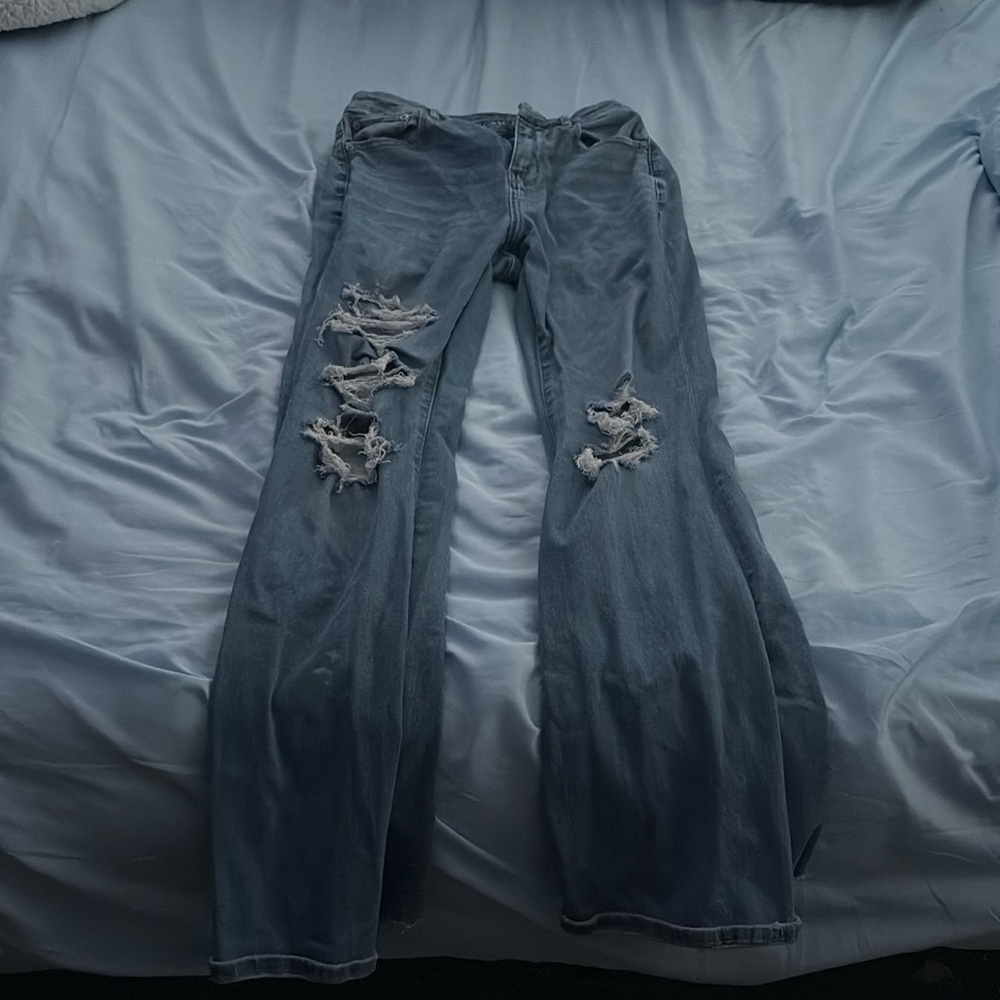 selling american eagle jeans!